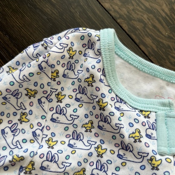 Vineyard Vines Easter Whale Footie Pajamas 18-24 Months - Picture 2 of 7